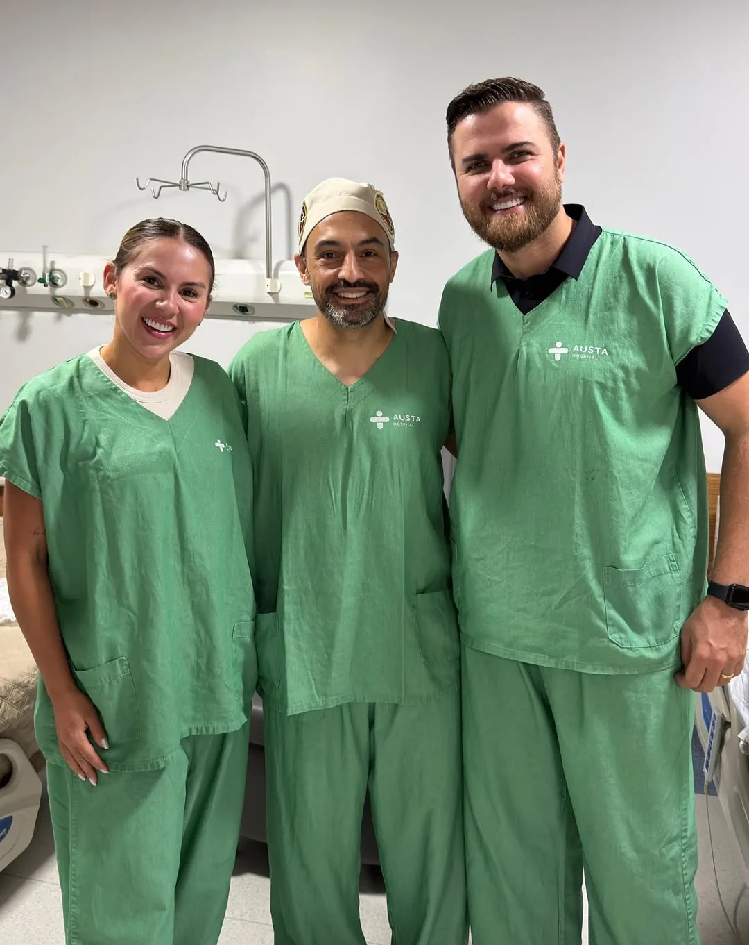 Zé Neto na clínica Otorrino Rio Preto com a equipe do Dr. Maury Faria Jr.
